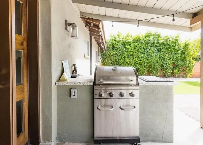 Heated Pool Outdoor Kitchen Patio Modern Design Scottsdale